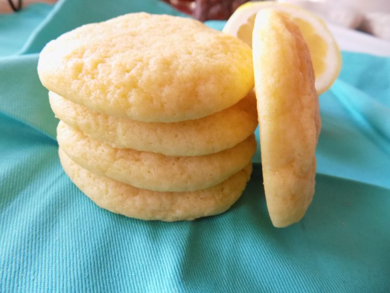 Chewy & Soft Lemon Cookies