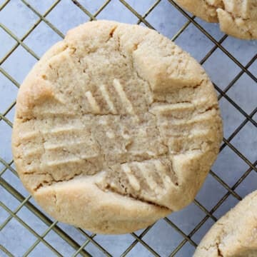 Soft Peanut Butter Cookies