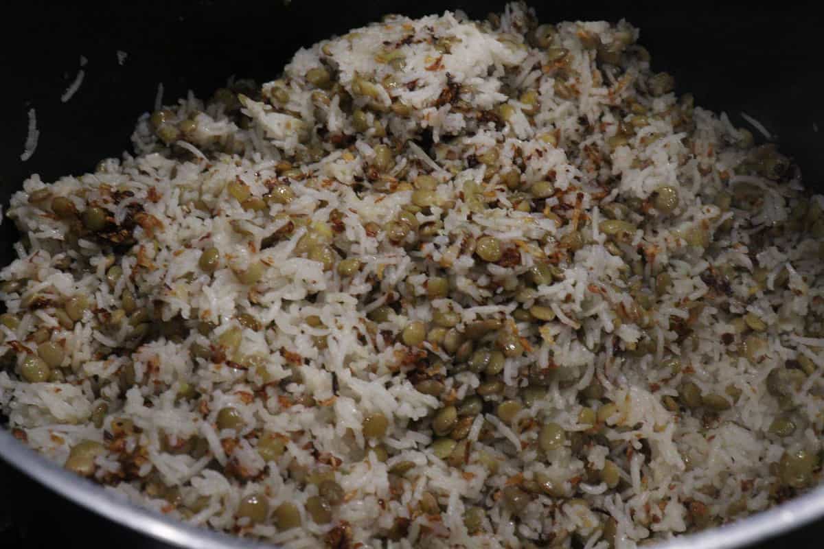 Mjuduara (Lebanese Rice & Lentils)