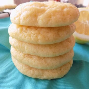 Chewy & Soft Lemon Cookies